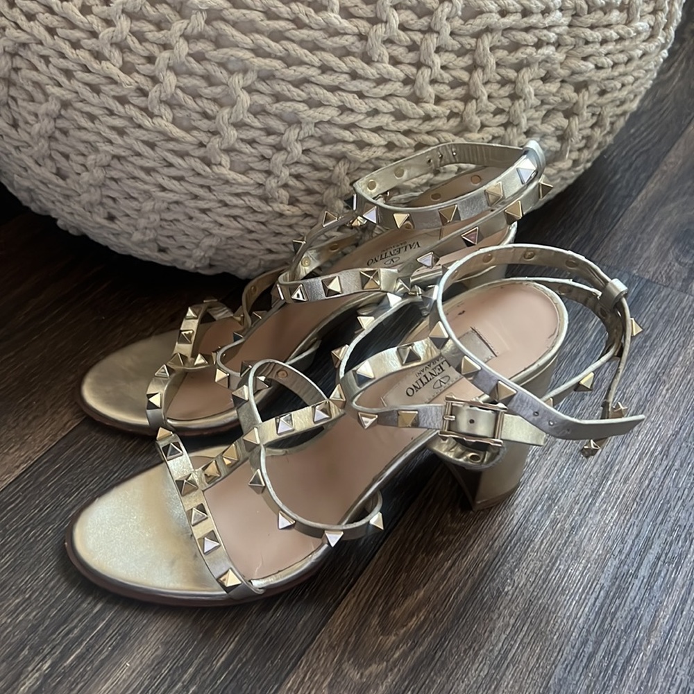 Valentino ROCKSTUD ANKLE STRAP SANDAL - Picture 4 of 11